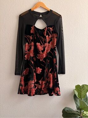 BCBGeneration Women's Velvet Mesh Floral Fit and Flare Dress Sz 8 NAQ65M83 $138